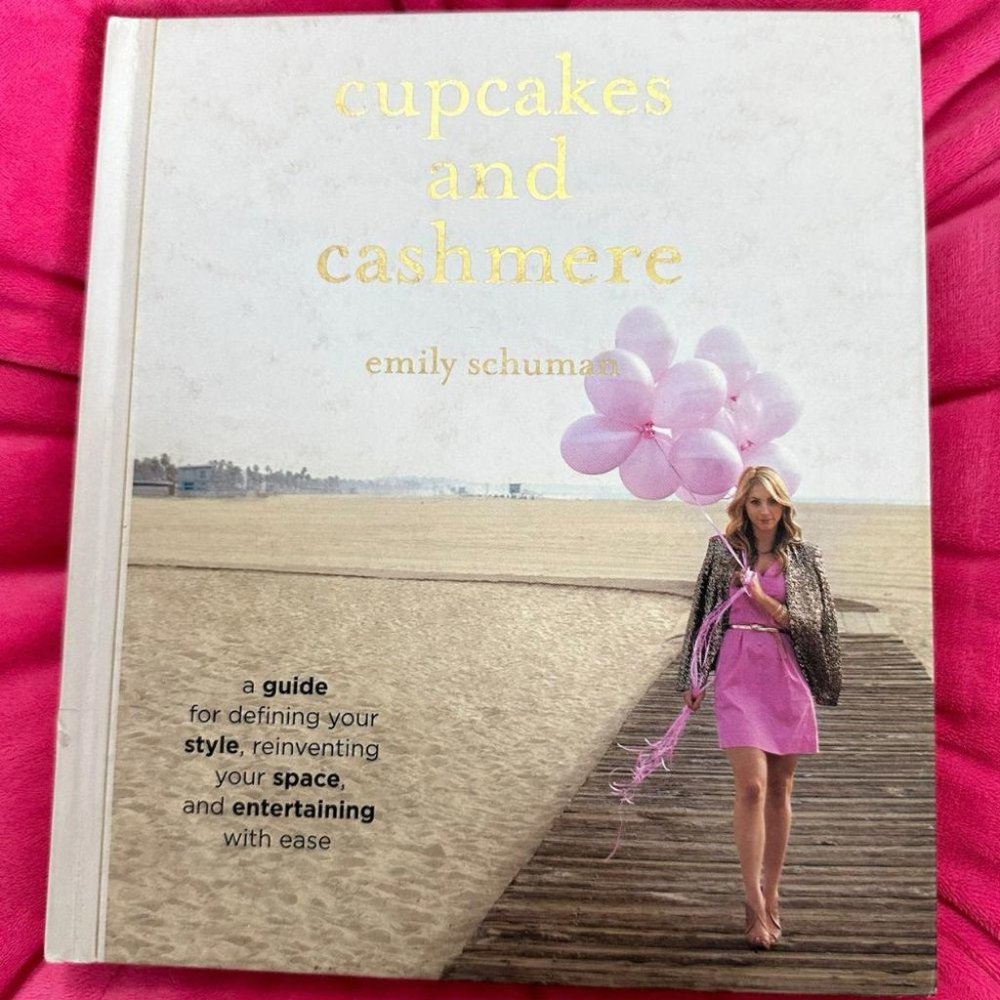 CUPCAKES & CASHMERE‎ BOOK